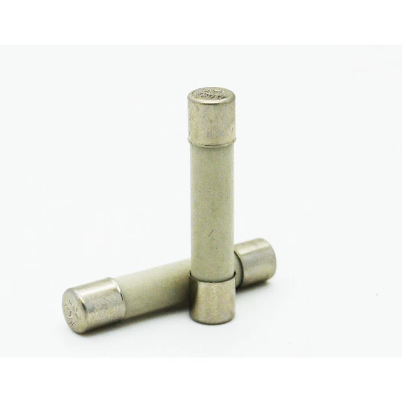 Fusível Cerâmico 6.3A-3AG - 6.3X30MM